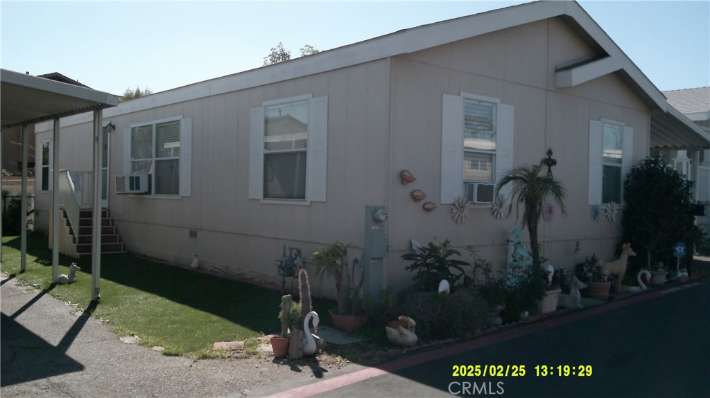 Stunning & Spacious Home in a Prime Rancho Cucamonga Location!
This beautiful 3 bedroom, 2 bathroom home offers the perfect blend of comfort and convenience. Step into a bright and airy living space featuring central air and heating, ensuring year around comfort. Nested in an exclusive park. Property is a real turnkey gem. Interior is immaculate, showing the care devoted to keep it in top conditions. The outside shows well above average from properties sold around the area. It is a great opportunity to acquire a perfect house without paying premium.