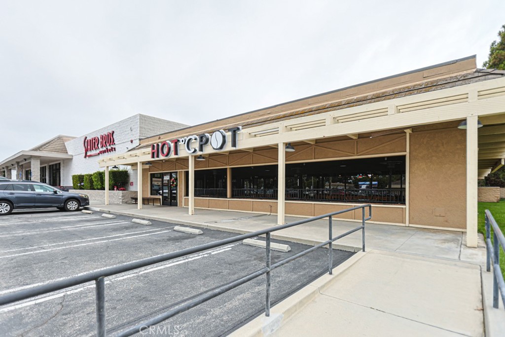 11095 Warner