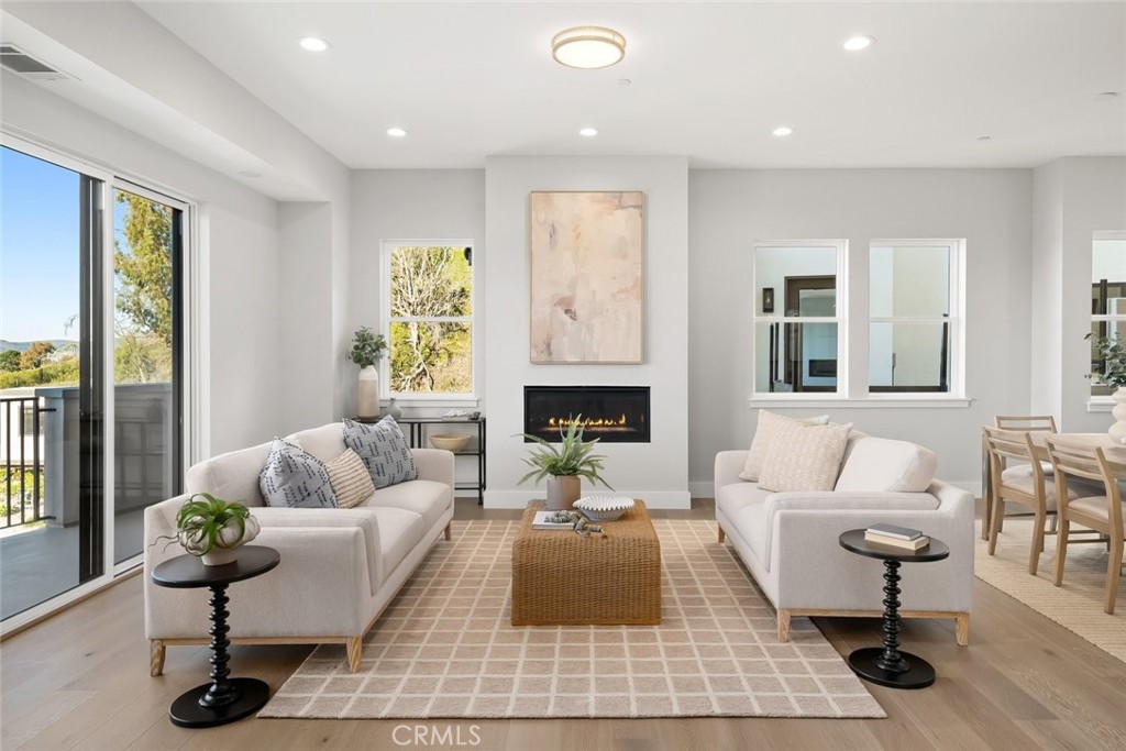 2734 Barcelona Street