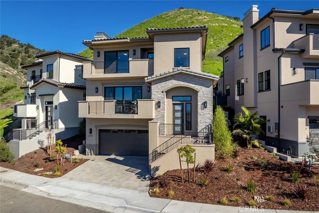 2734 Barcelona Street