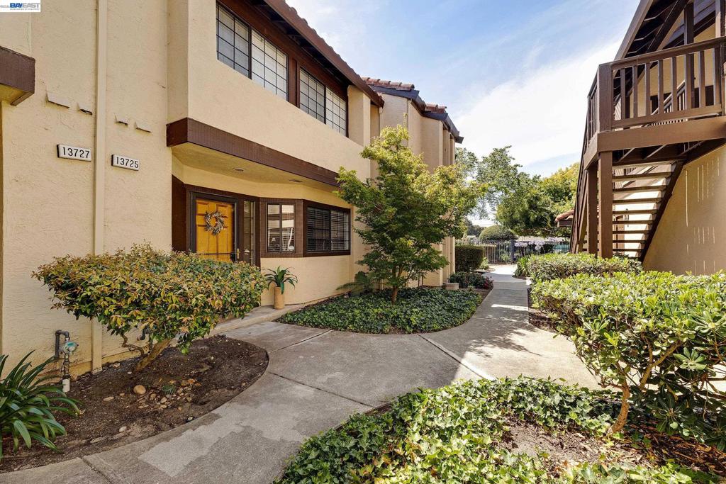 13725 Seagate Dr DR