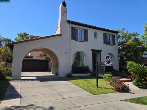 Photo of 1830 Hollyview Dr DR, San Ramon, CA 94582 (MLS # 41133531)