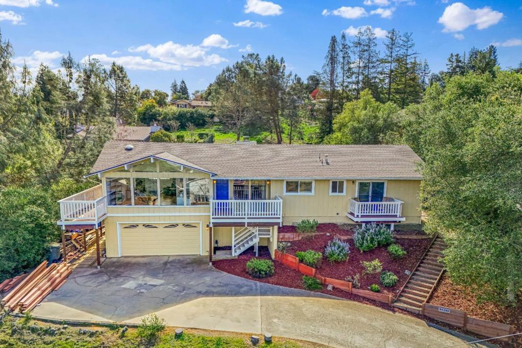 3241 Quail Lane