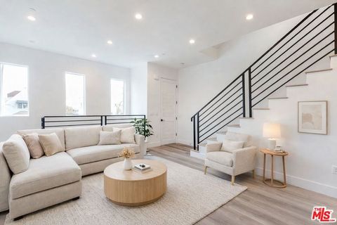 Photo of 525 N Normandie Avenue, Los Angeles, CA 90004 (MLS # 26665267)