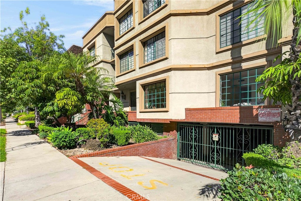 426 N Maryland 101