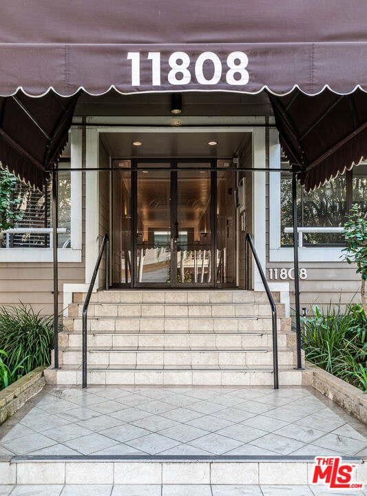 11808 Dorothy Street 206