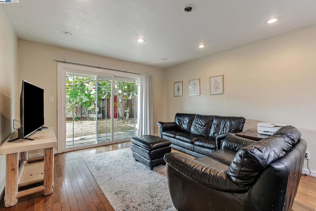 RHONEWOOD - Residential