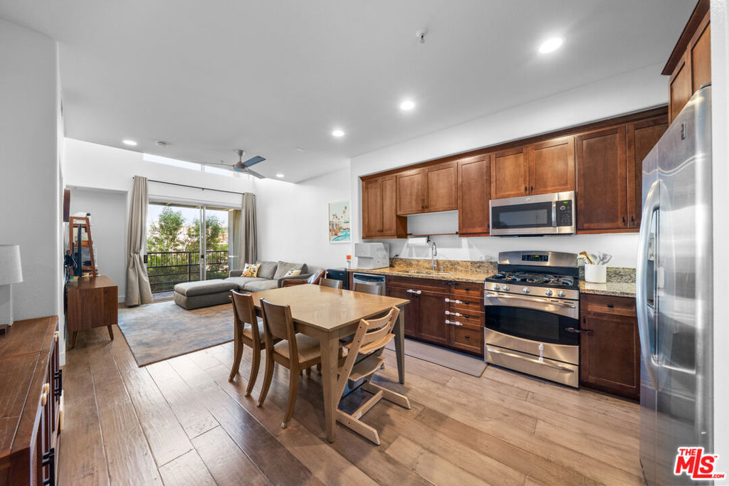 629 Traction Avenue 233