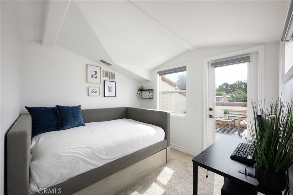 Corona del Mar North of PCH (CNHW) - Residential