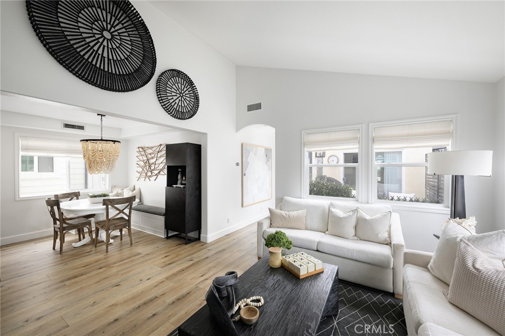 Corona del Mar North of PCH (CNHW) - Residential