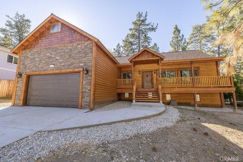 Photo of 154 Mountain Lake Rd, Big Bear Lake, CA 92315 (MLS # GD26093771)