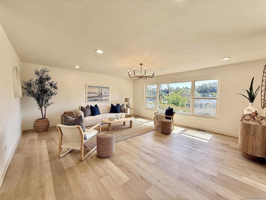 4111 Calavo Dr