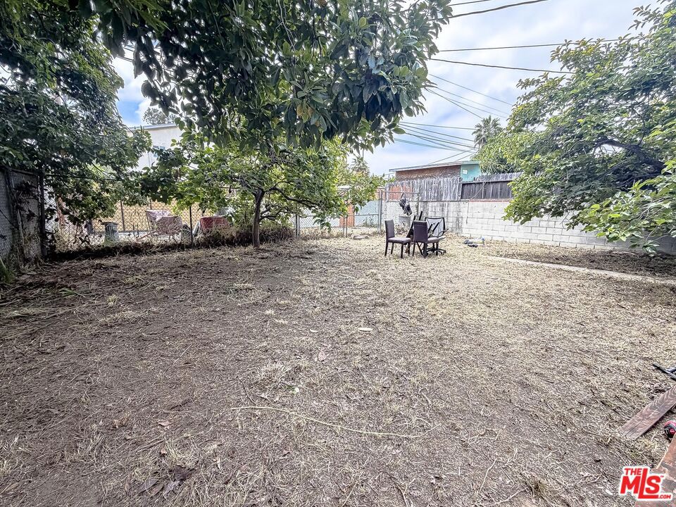 2380 W 30th Street, Los Angeles CA 90018
