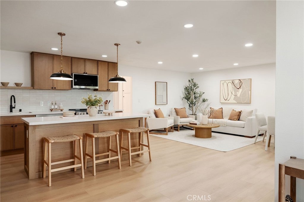 814 Camino Real 104