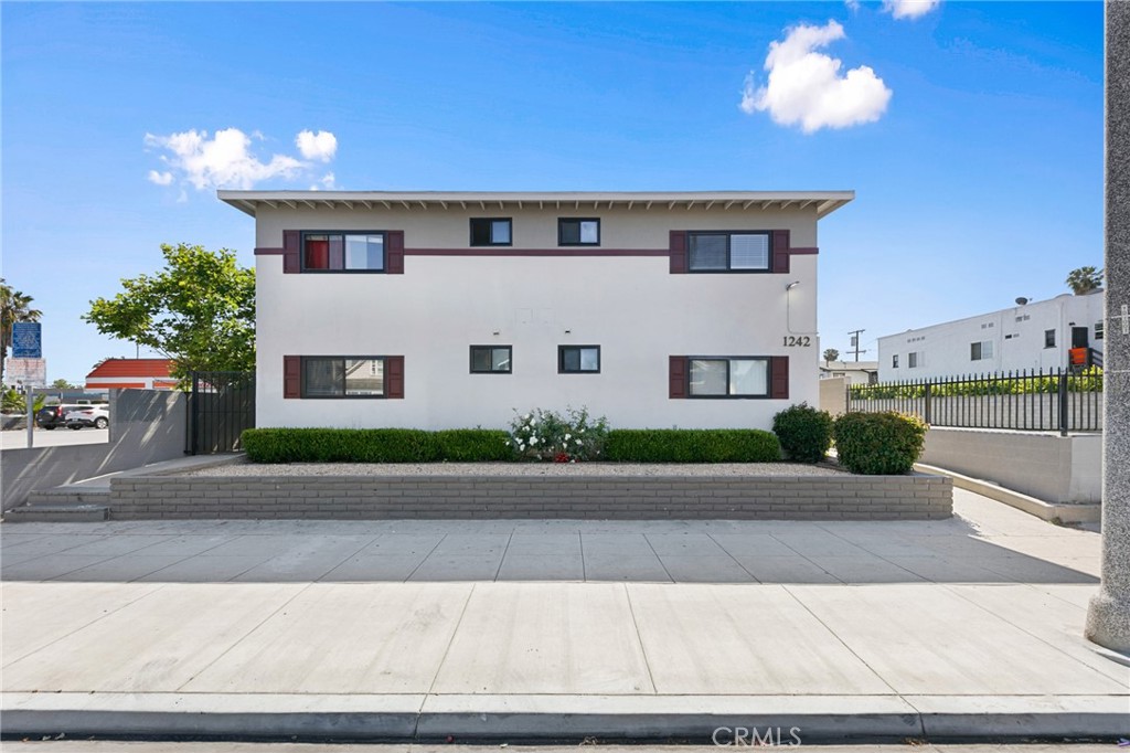 1242 Cedar Avenue