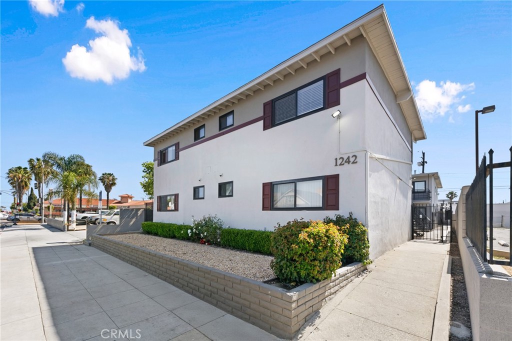 1242 Cedar Avenue