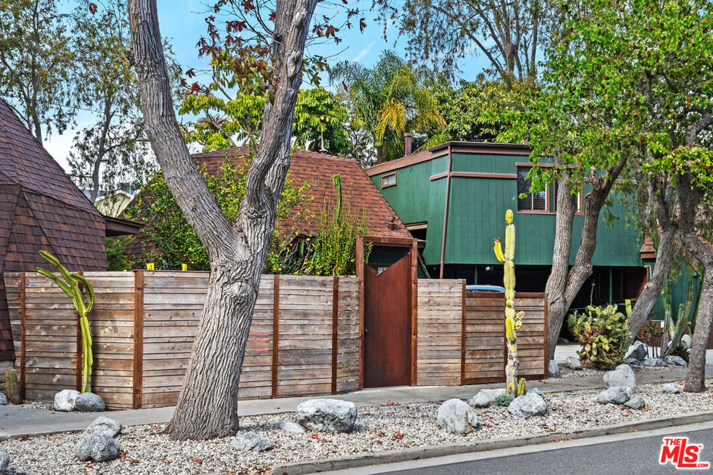 9983 Braddock Drive