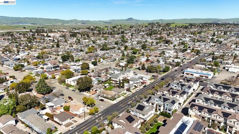 Tiny photo for 1758 1758 Pedrozzi Cmn, Livermore, CA 94551 (MLS # 41126295)