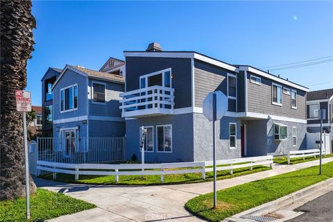 Photo of 502 12th St, Huntington Beach, CA 92648 (MLS # OC26061075)