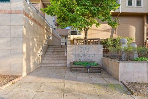 Photo of 590 El Dorado Ave #214, Oakland, CA 94611 (MLS # 41128630)