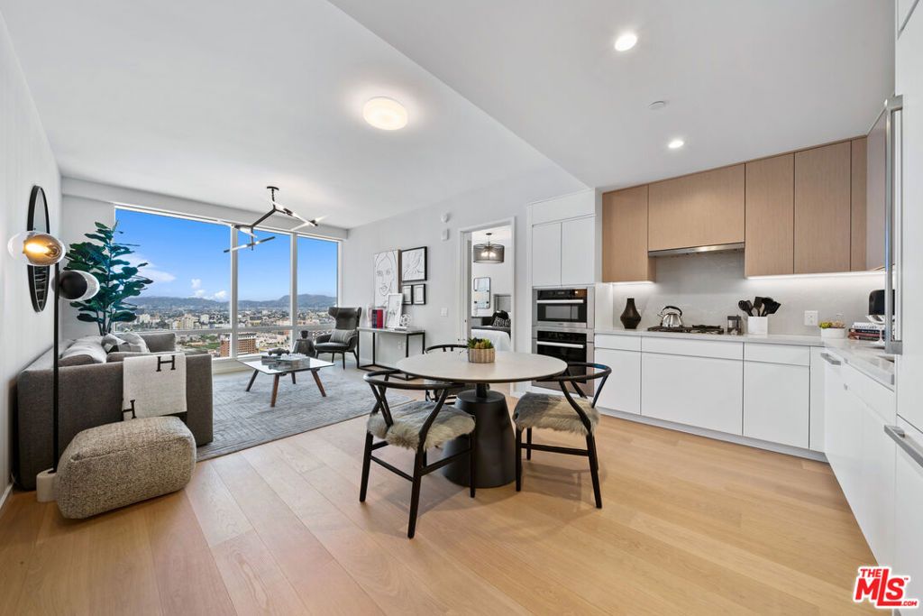 Photo of 877 Francisco Street #2212, Los Angeles, CA 90017 (MLS # 26659165)