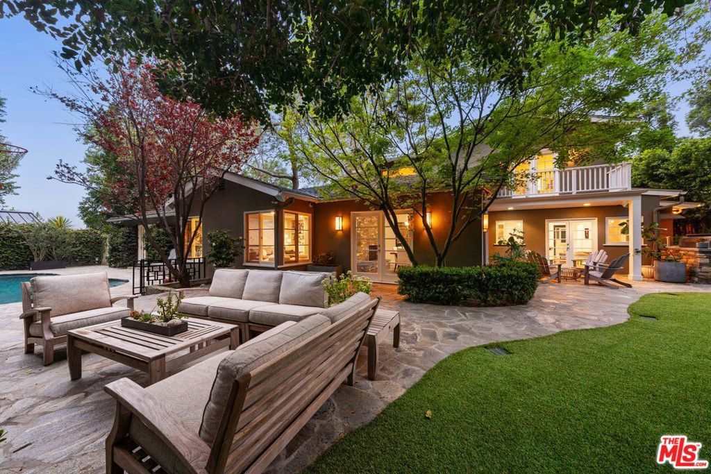 Photo of 3354 Mandeville Canyon Road, Los Angeles, CA 90049 (MLS # 26672591)