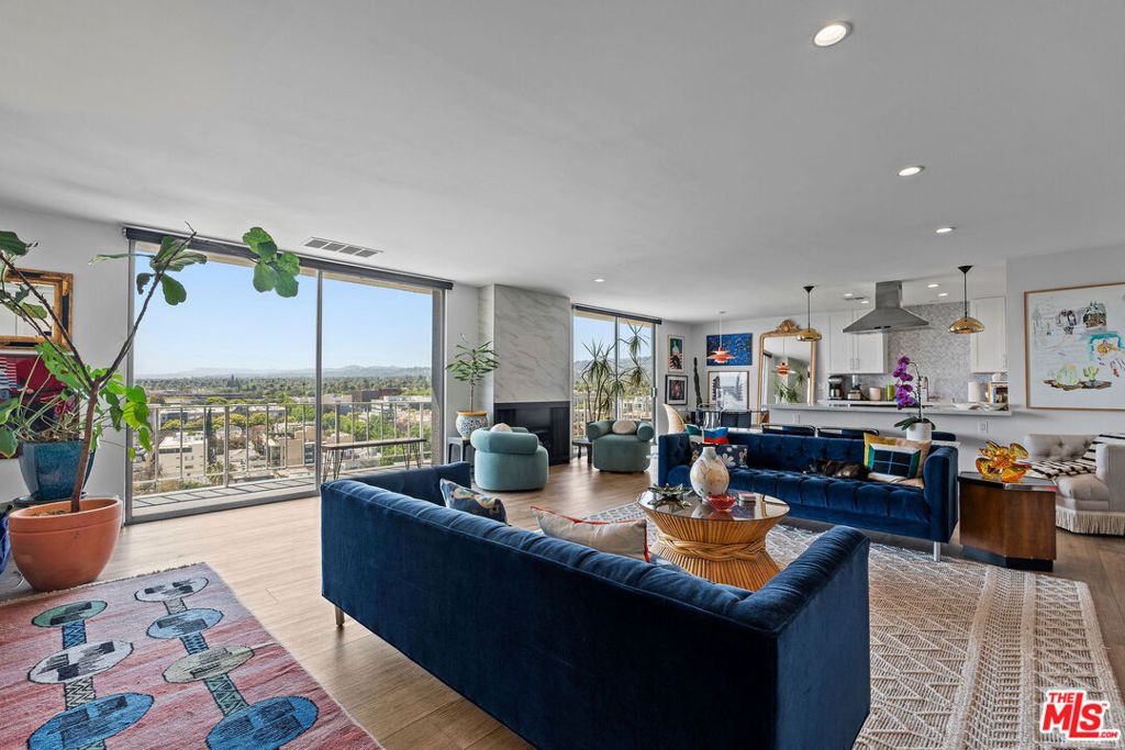 Photo of 100 S Doheny Drive #PH12, Los Angeles, CA 90048 (MLS # 25535369)