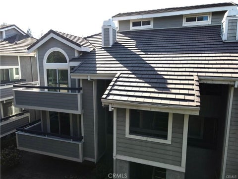 Photo of 26954 Flo Ln, Canyon Country, CA 91351 (MLS # SR26207042)