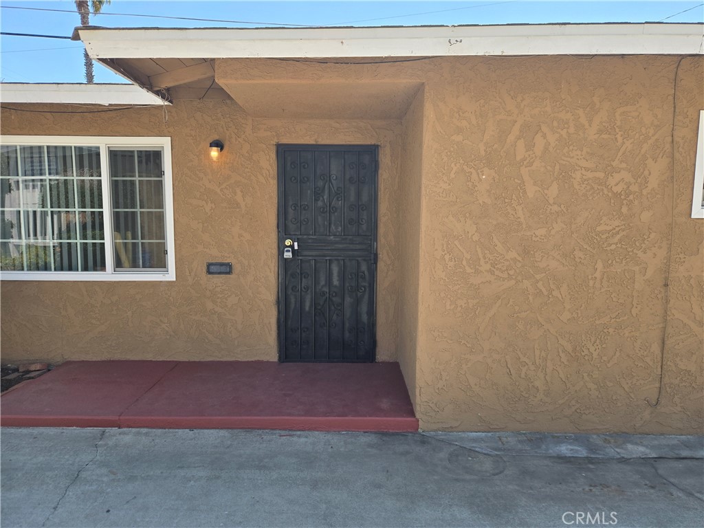 Unit #516 - Total pride of ownership building. ONE LEVEL, 2 Bedroom, 1 Bathroom. Formal entrance into living area, NEW paint, tile throughout home. Kitchen with white cabinets and Quartz countertops. Small rear patio for BBQ’s. One car garage and one tandem parking. The cutest little cottage!! Wall air and wall heat. Gas range included. * Included in rent: Water, Trash and Gardener * Laundry: None * Pet Policy: No Pets * Rent: $ 1,900 / Security Deposit: $ 1,900 / $45 per Adult Processing Fee – Cashier’s Check or Money Order only for Application Fee, Security Deposit and Processing Fee. NO smoking/vaping. One application per person living in property 18 and over. We require all original applications be delivered to our offices by prospective tenant. All tenants must carry renters insurance for the totality of their lease. Please be sure to read our entire application. Square footage and lot sizes are estimated. Minimum one year lease.