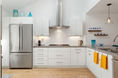 Photo of 607 Hilvanar, Newport Beach, CA 92660 (MLS # NP26029505)