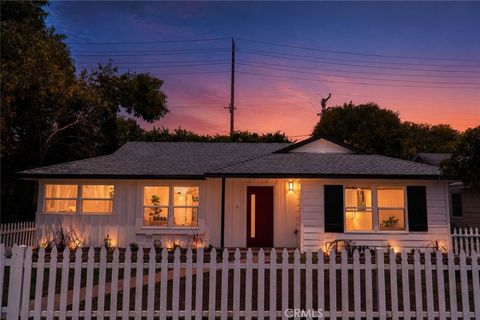 Photo of 6953 E Stearns St, Long Beach, CA 90815 (MLS # IV26094837)