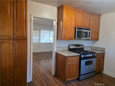 Photo of 1110 W Cubbon St, Santa Ana, CA 92703 (MLS # PW25242489) Photo of 1110 W Cubbon St, Santa Ana, CA 92703 (MLS # PW25242489)