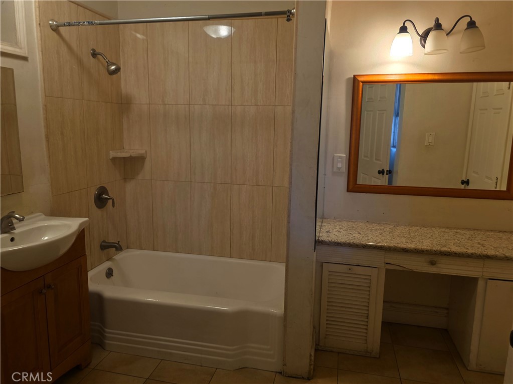 1110 W Cubbon