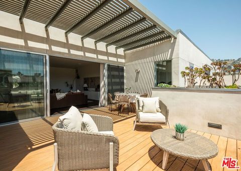 Photo of 855 N Croft Avenue #PH4, West Hollywood, CA 90069 (MLS # 26827571)
