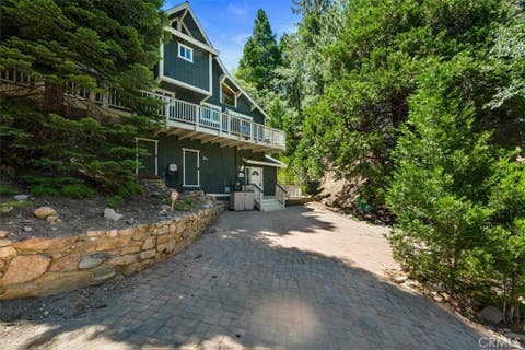 Photo of 30942 Old City Creek RD, Running Springs, CA 92382 (MLS # IG26138126)