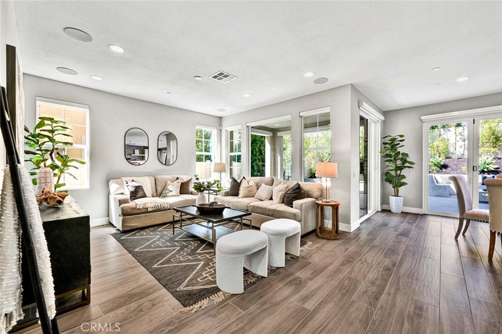 1865 Aliso Canyon Drive