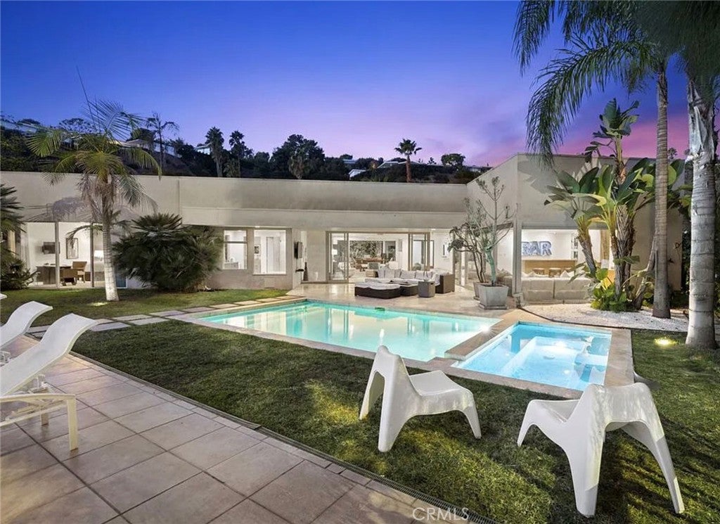 Photo of 510 Leslie LN, Beverly Hills, CA 90210 (MLS # SR26195951)