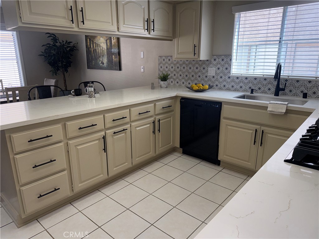 818 S Averill 2