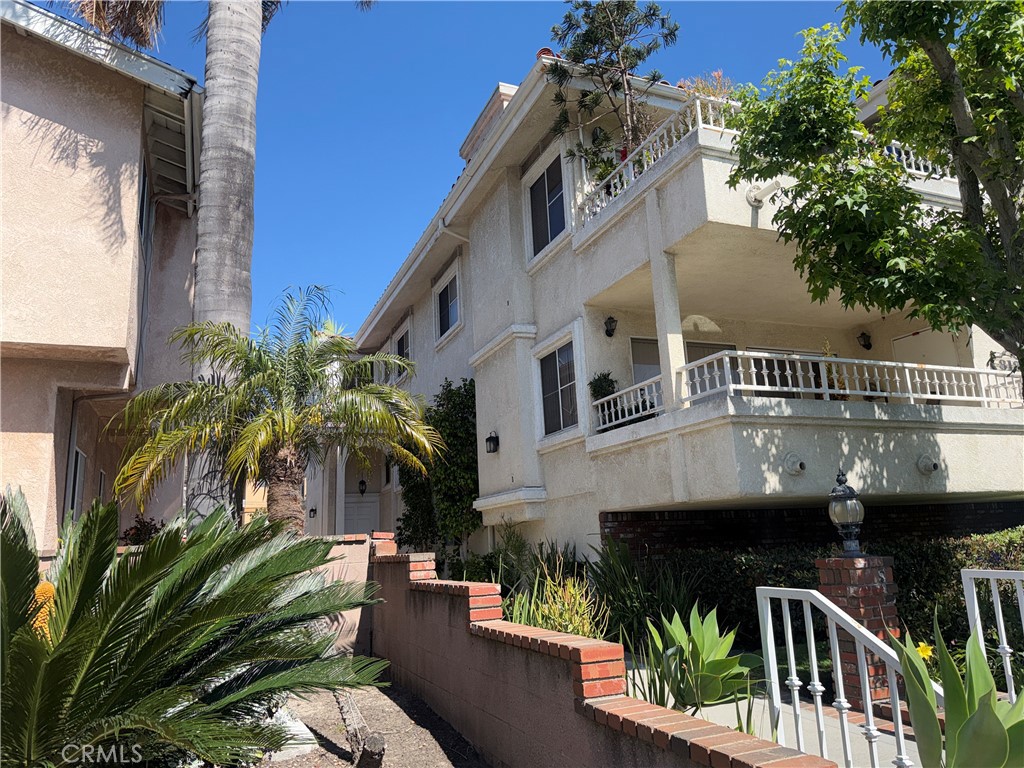 818 S Averill 2