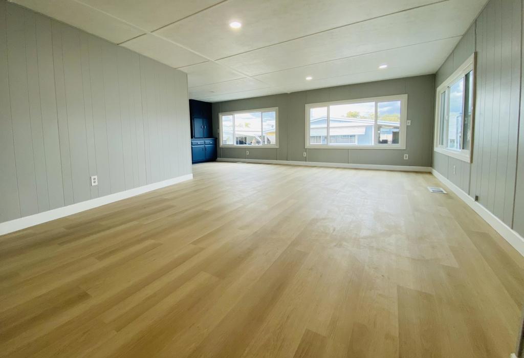 601 N Kirby Street 102