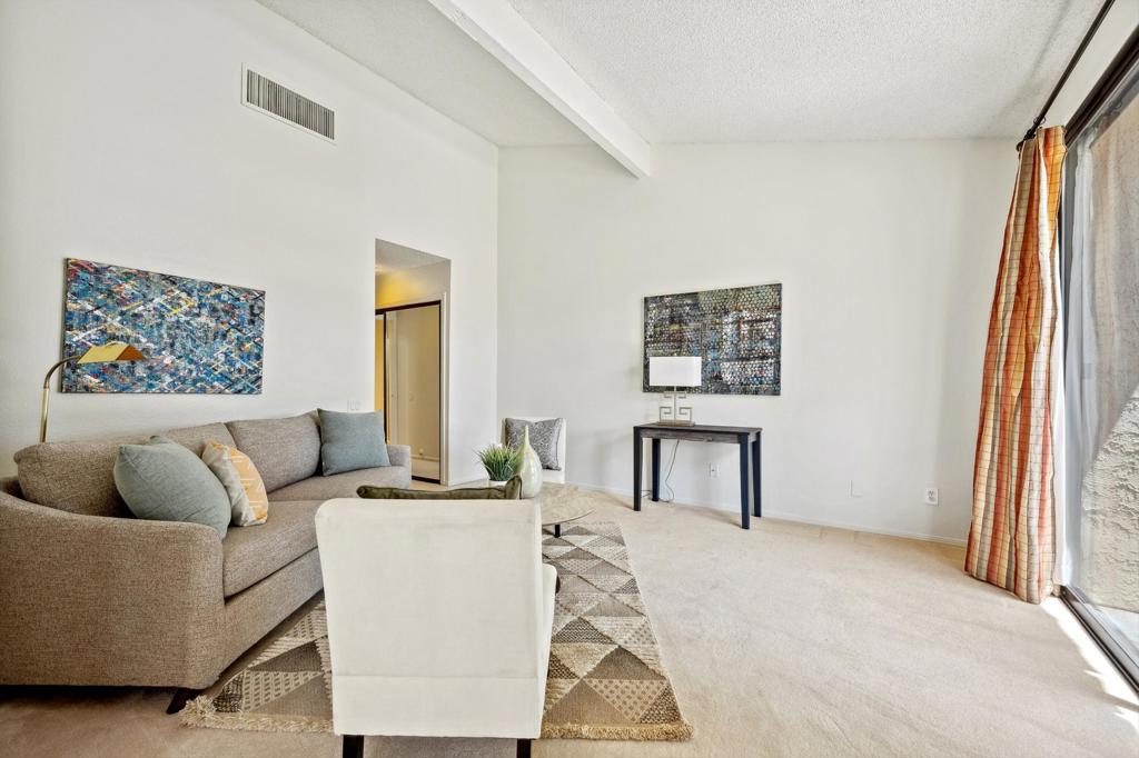 Los Lagos - Residential