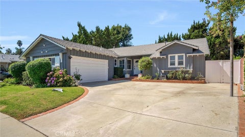 Photo of 6919 Bianca AVE, Van Nuys, CA 91406 (MLS # SR26211387)