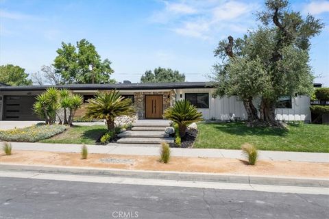 24211 Caris Street Woodland Hills CA 91367