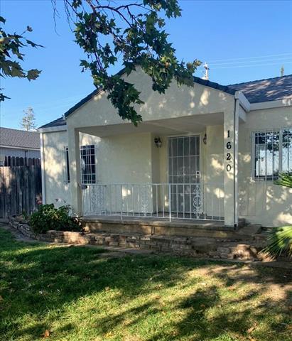 Cash or Conventional Loan, FHA, VA Loan Your First Home! or Rental Income. Up and coming location for Stockton, This 3 Bed 2 Bath ideally located near shopping centers, schools, and convenient public transportation. Enjoy the convenience of living with everything you need just minutes away. Dont miss this opportunity to own a cozy and well-situated property in a awesome neighborhood! home has vinyl plank flooring throughout. The kitchen has been updated, The bathroom has been updated it a must see.