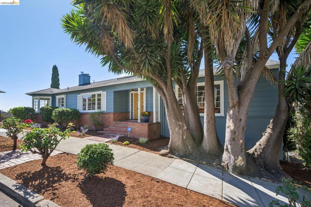 605 Prospect Ave