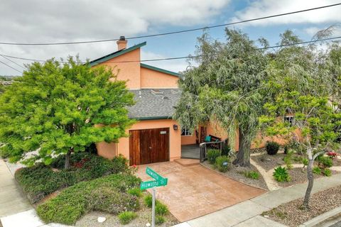 3850 Hiawatha Way San Diego CA 92117