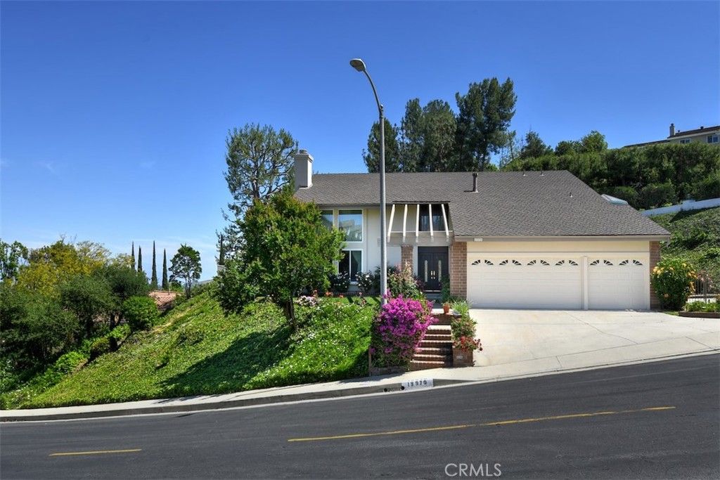 Photo of 19970 Greenbriar Drive, Tarzana, CA 91356 (MLS # SR26078971)