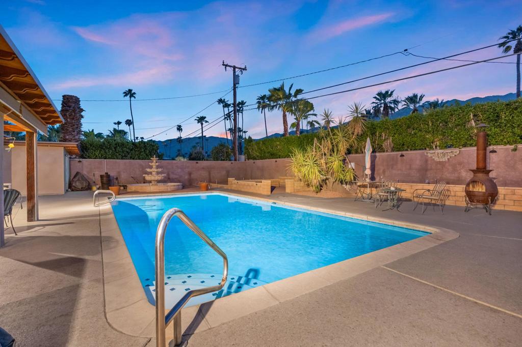 1145 S Sunrise Way