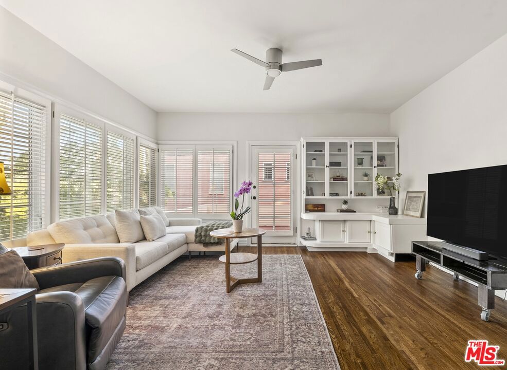 2001 Holly Hill Terrace