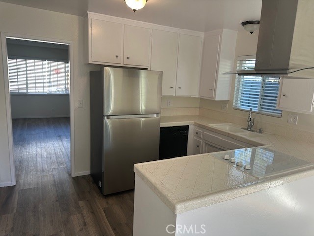 1201 N California Street 16